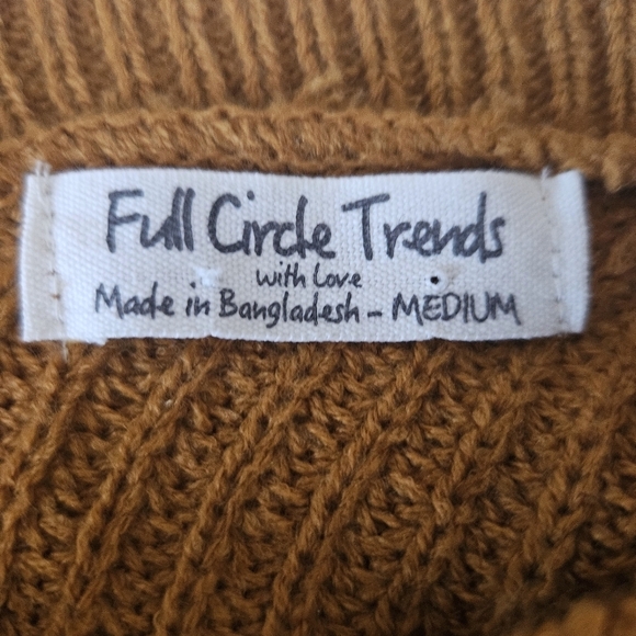 Full Circle Trend Woman's Cropped Tan Sweater with Cinched Tie Front Sz Medium - Picture 8 of 9